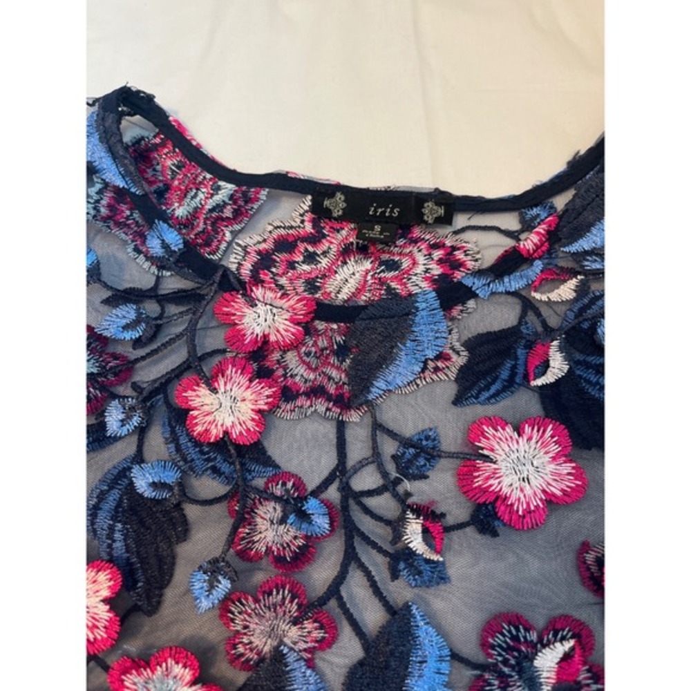 Iris Floral Embroidered Sheer Top Bell Sleeve Blouse Small‎ - Picture 2 of 3